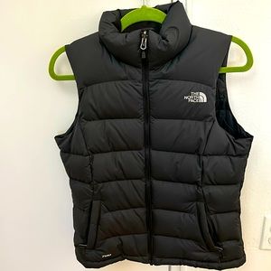 Womens Northface vest size Small in Black. Super warm and flattering fit